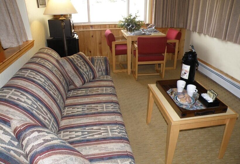 The River's Edge Motel Lodge & Resort