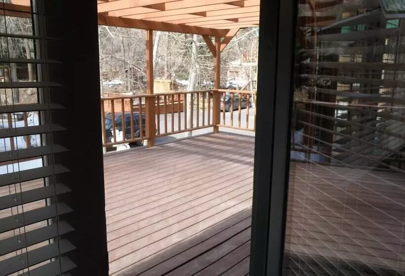 The River's Edge Motel Lodge & Resort
