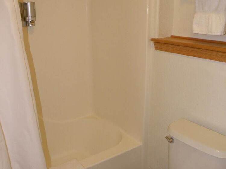 The River's Edge Motel Lodge & Resort