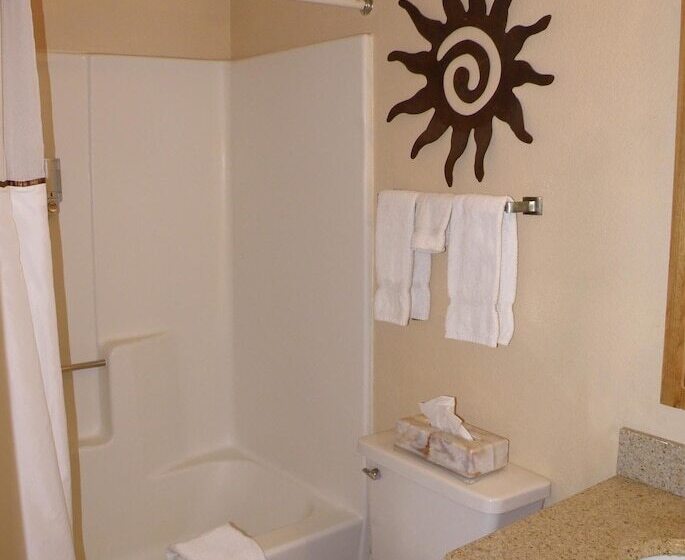 The River's Edge Motel Lodge & Resort