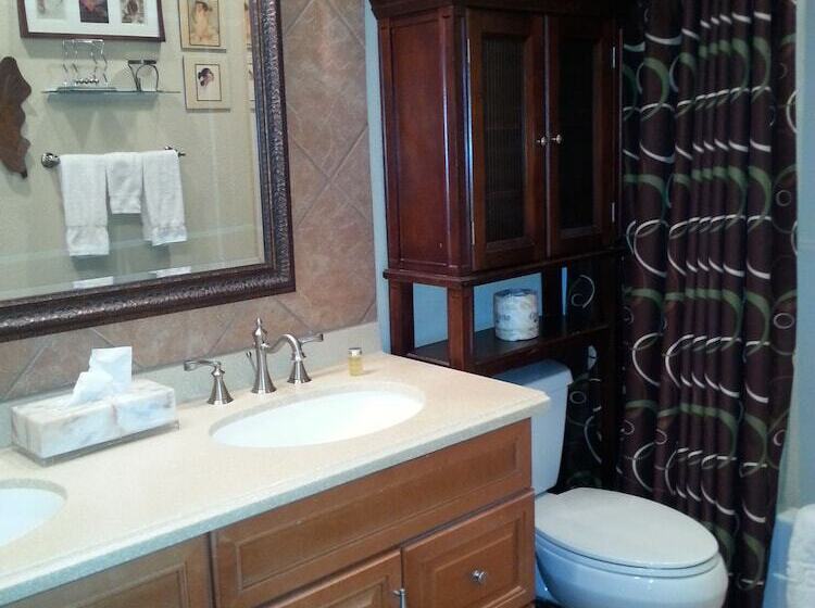 The River's Edge Motel Lodge & Resort