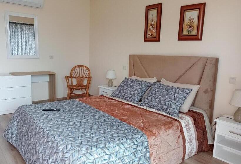 فندق صغير A Fonte