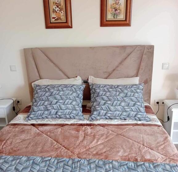 فندق صغير A Fonte