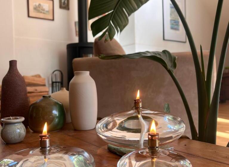 Bed and Breakfast Grandes Chambres Dans Un Corps De Ferme Rénové Du Château Du Piple, à 16km De Paris