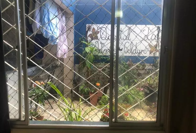 تختخواب و صبحانه Suíte Privativa Sanilda