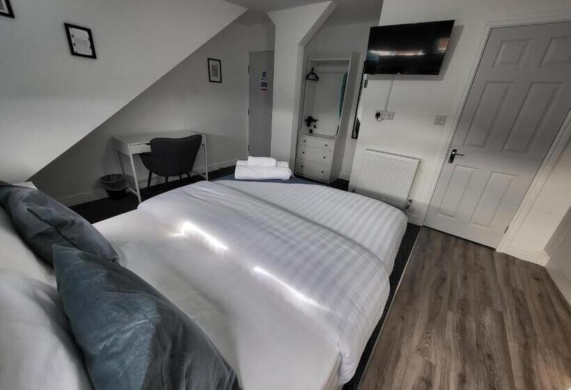 Nottingham Forest Rd, Short Stays