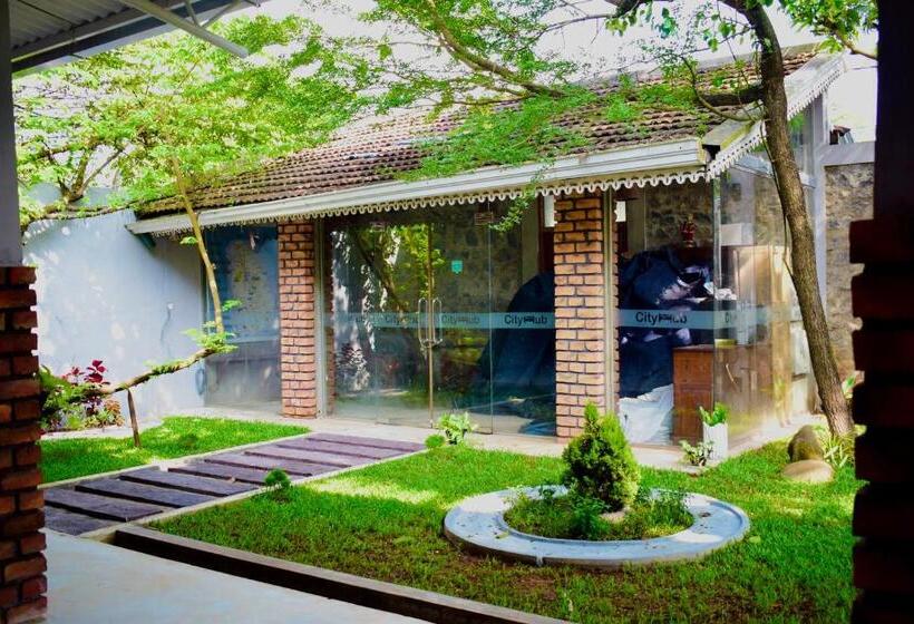 هتل Airport Heritage