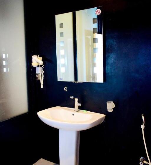 هتل Airport Heritage