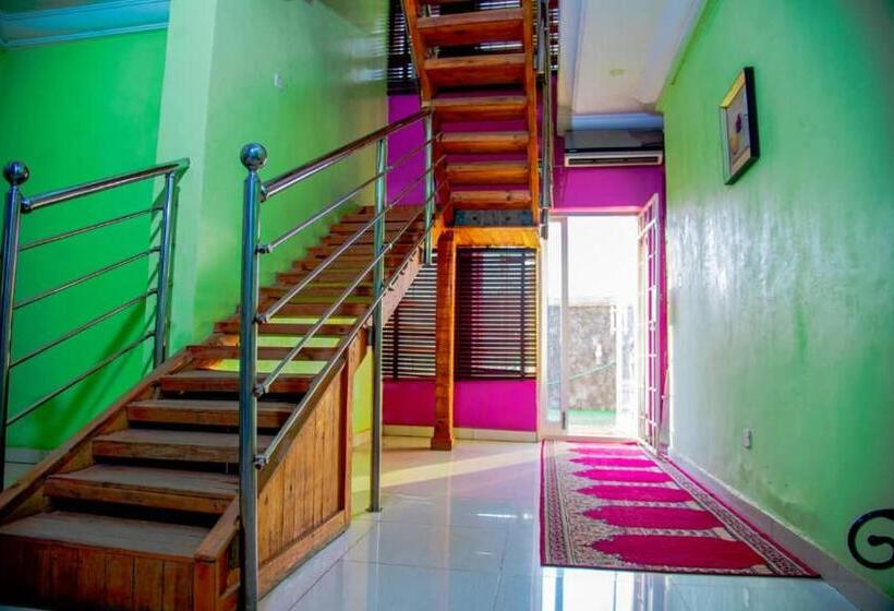 هتل Joseph Court Hospitality Gaduwa Estate