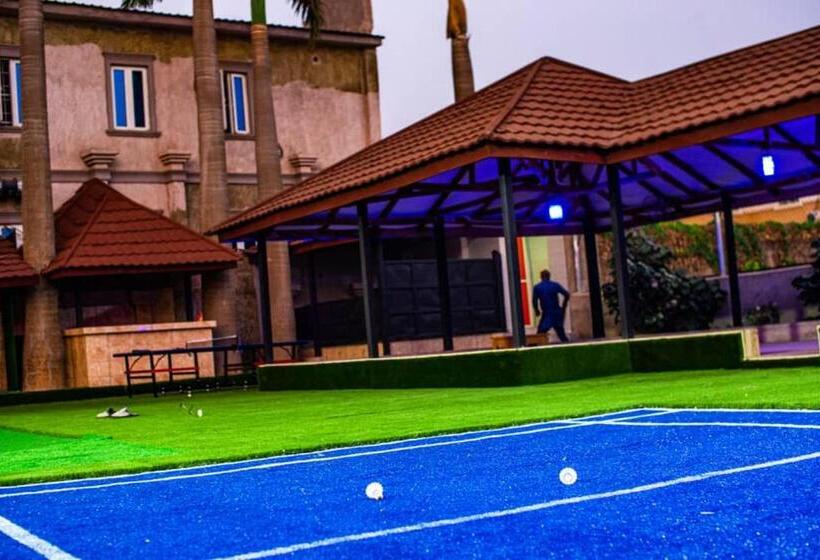 هتل Joseph Court Hospitality Gaduwa Estate