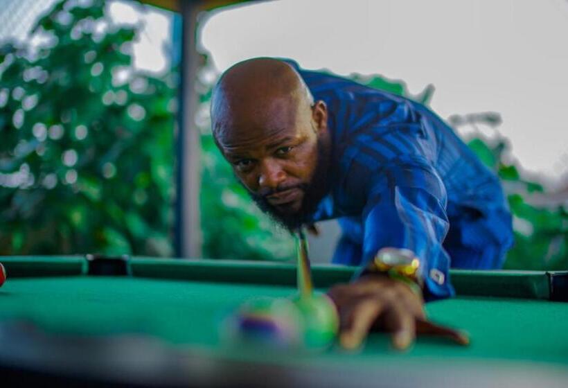 هتل Joseph Court Hospitality Gaduwa Estate