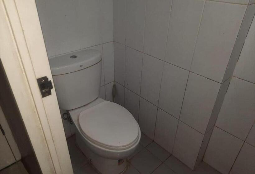 Отель Oyo Life 93140 Apartment Grand Sentraland By Fahri