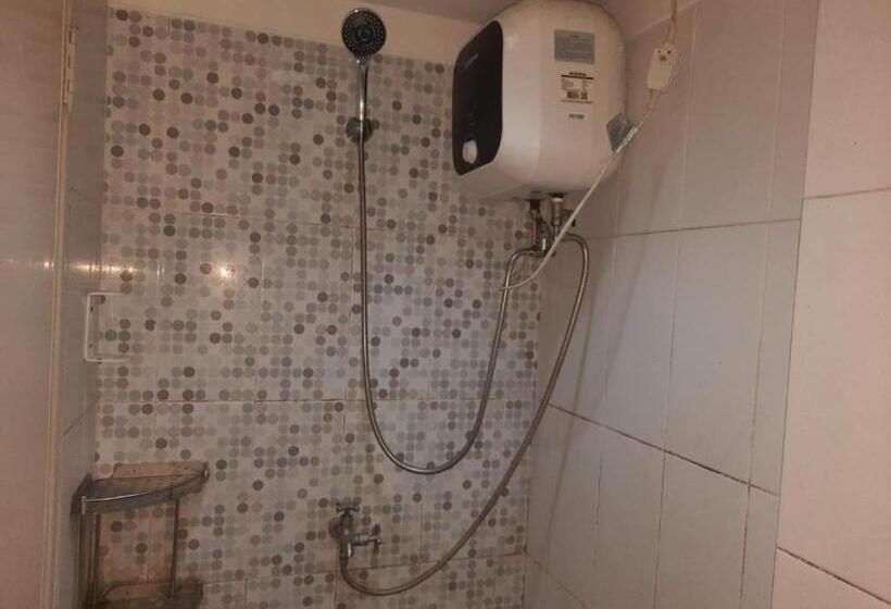 Отель Oyo Life 93140 Apartment Grand Sentraland By Fahri