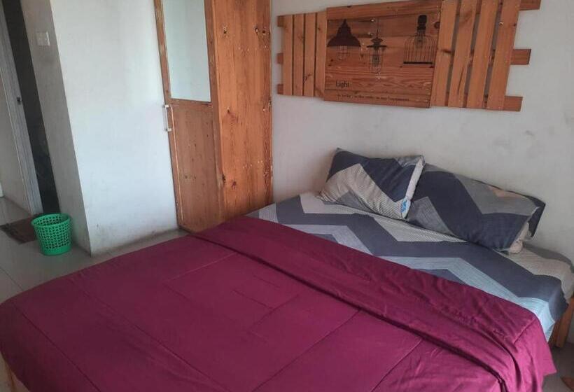 Отель Oyo Life 93140 Apartment Grand Sentraland By Fahri