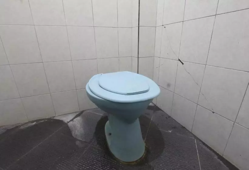 ホテル Oyo Life 93157 Kos Kaloka