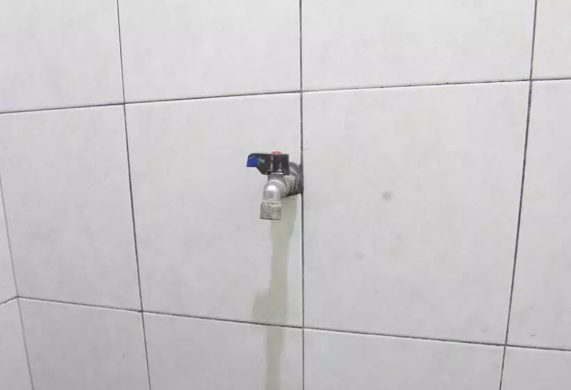 ホテル Oyo Life 93157 Kos Kaloka