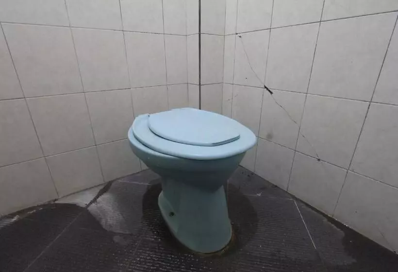 ホテル Oyo Life 93157 Kos Kaloka