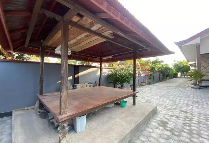 ホテル Oyo Life 93157 Kos Kaloka