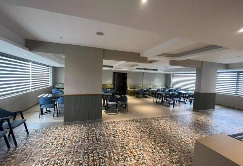 Hotelli Presidency Airport