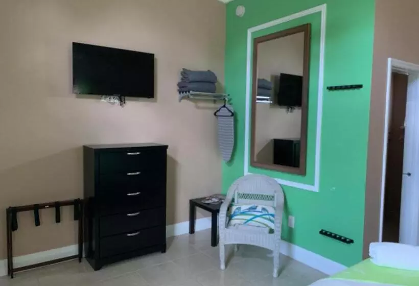 هتل Rolles Place Cabanas