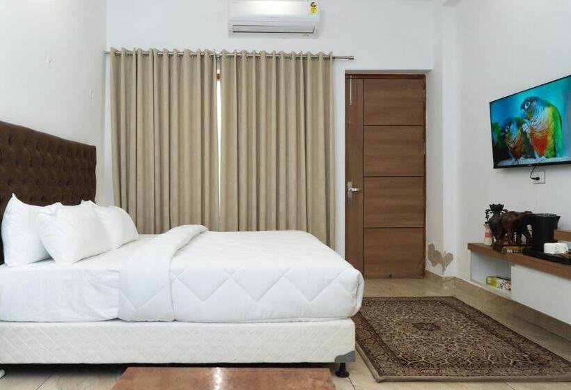 The Lodgers Hotel Near India Expo Centre & Mart Greater Noida