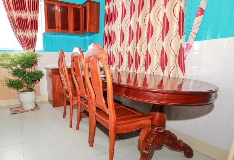 Lux Hotel Villa Hồ Bơi