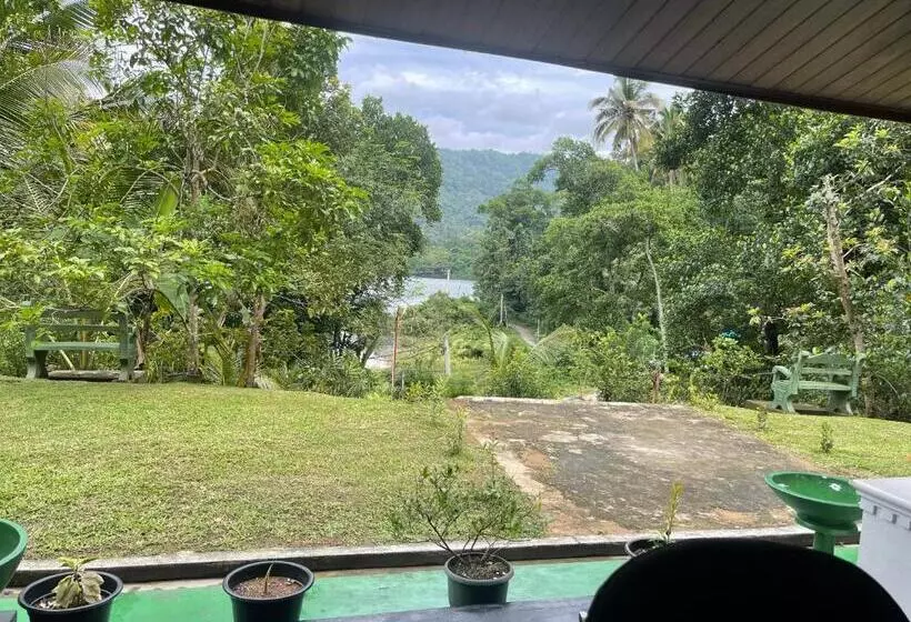 Majatalo Eagles Lodge   Kandy