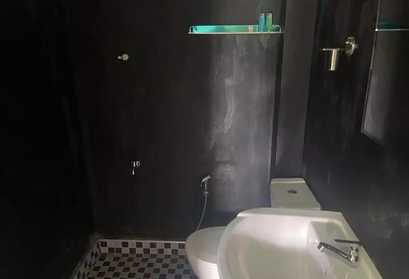 Majatalo Eagles Lodge   Kandy