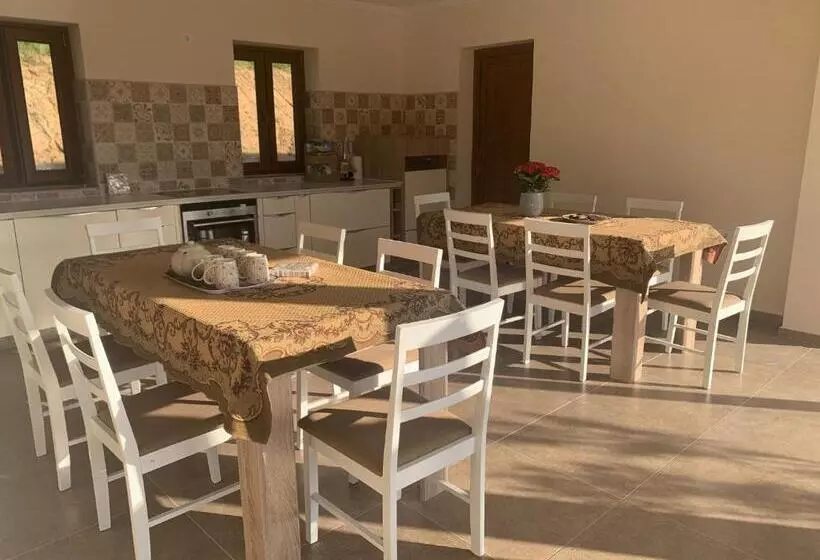 Majatalo Vitál Guesthouse