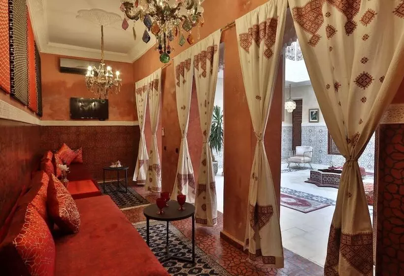 Riad La Fayette Bed & Breakfast