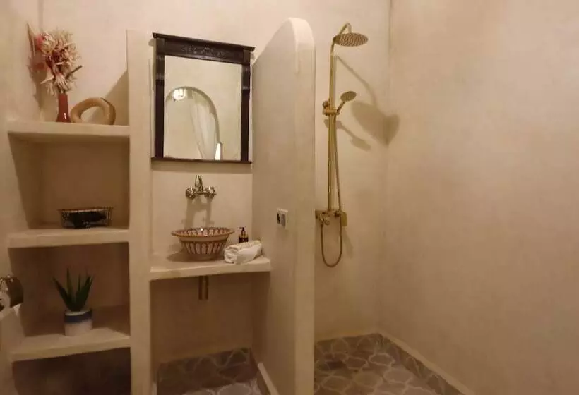 Riad La Fayette Bed & Breakfast