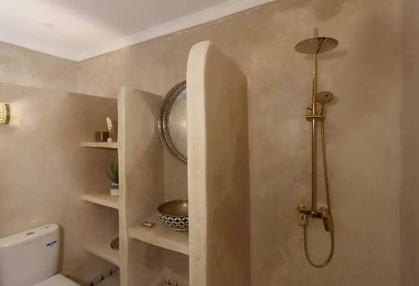 Riad La Fayette Bed & Breakfast