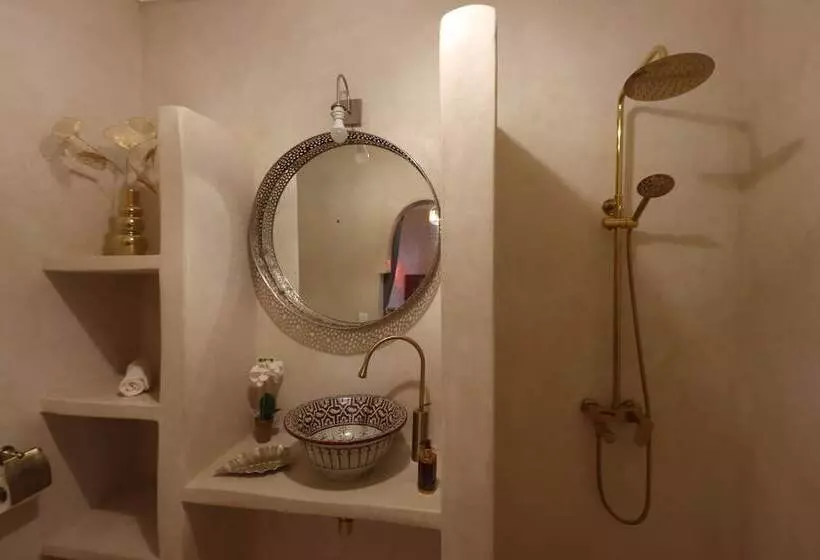 Riad La Fayette Bed & Breakfast