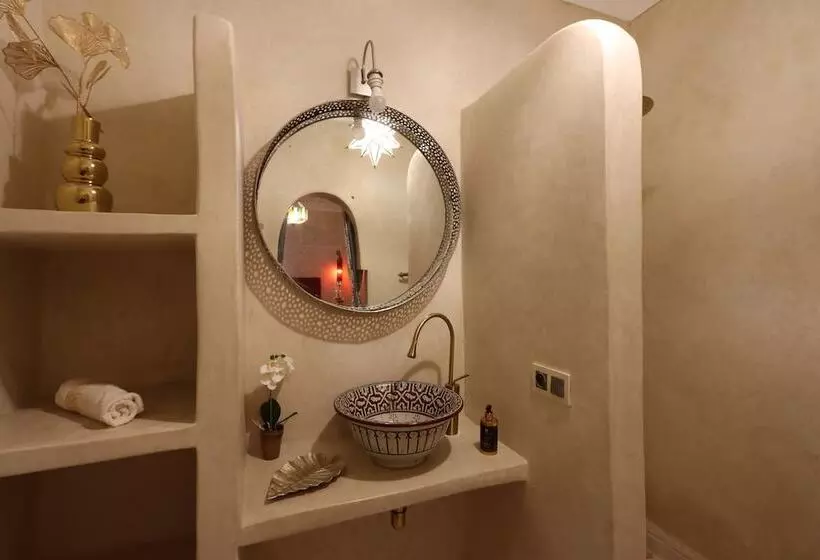 Riad La Fayette Bed & Breakfast