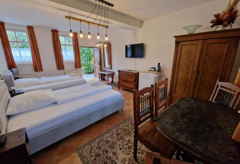 הוסטל Gasthof Reuner