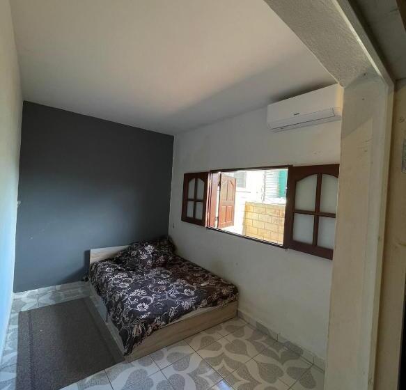 تختخواب و صبحانه La Maison Des Rives