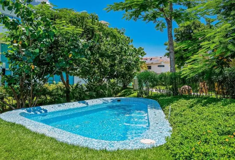 Hotelli Artist S Retreat @ Marítima Golf 2h