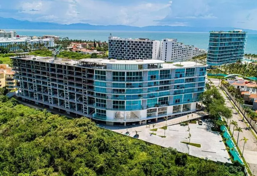 Hotelli Artist S Retreat @ Marítima Golf 2h