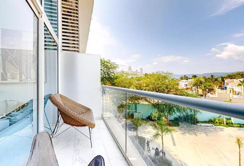 Hotelli Artist S Retreat @ Marítima Golf 2h