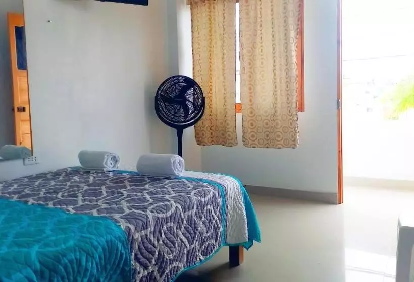 ホテル Hospedaje Josue   Paracas