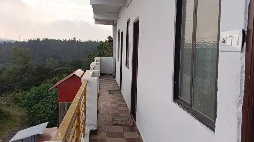 Hotelli Tj Linga Rooms Stay