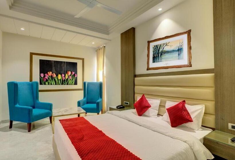 Luxe Resorts Centrally Heated Air Conditioned Hotel In The Heart Of Kasauli