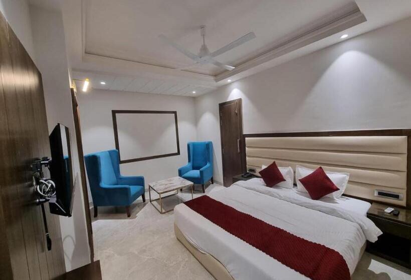 Luxe Resorts Centrally Heated Air Conditioned Hotel In The Heart Of Kasauli