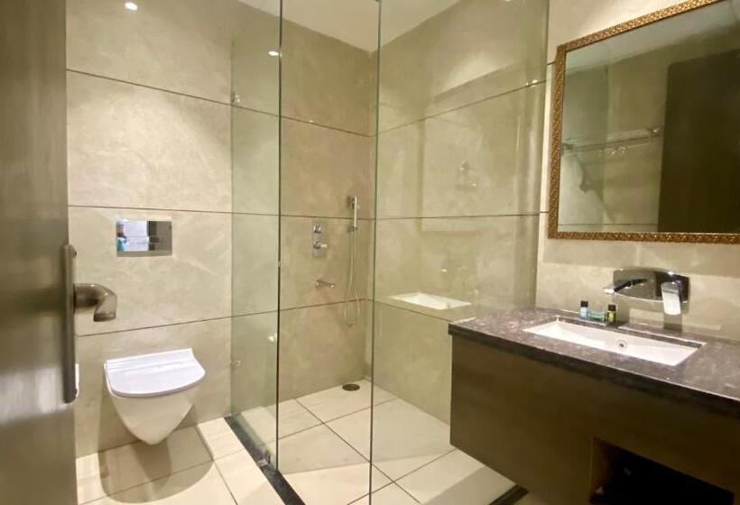 Luxe Resorts Centrally Heated Air Conditioned Hotel In The Heart Of Kasauli