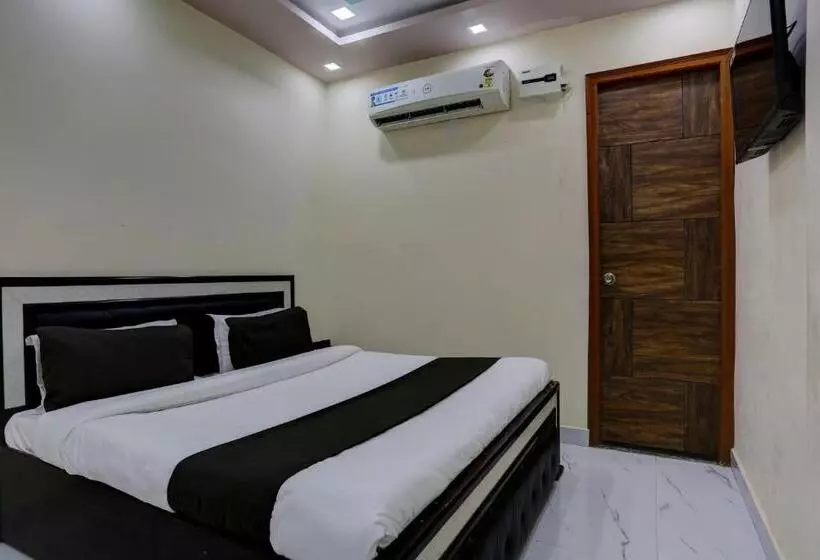 Oyo Flagship Hotel Omex