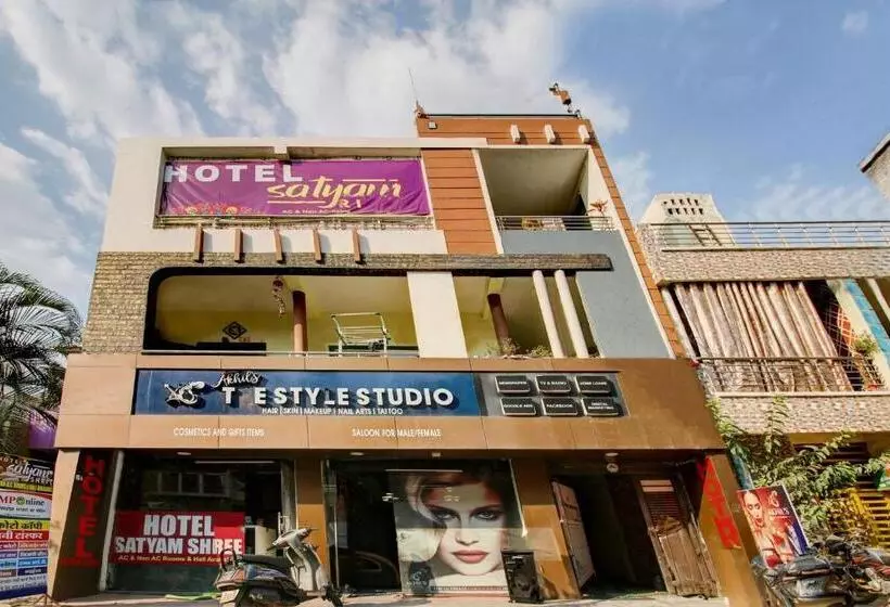 Oyo Hotel Satyam Shree