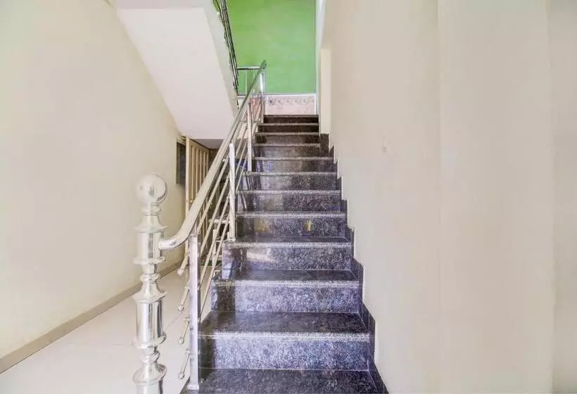 Oyo Hotel Satyam Shree