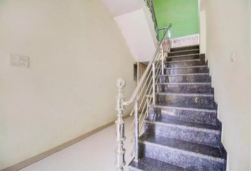 Oyo Hotel Satyam Shree