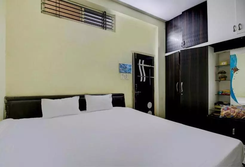 Oyo Hotel Satyam Shree