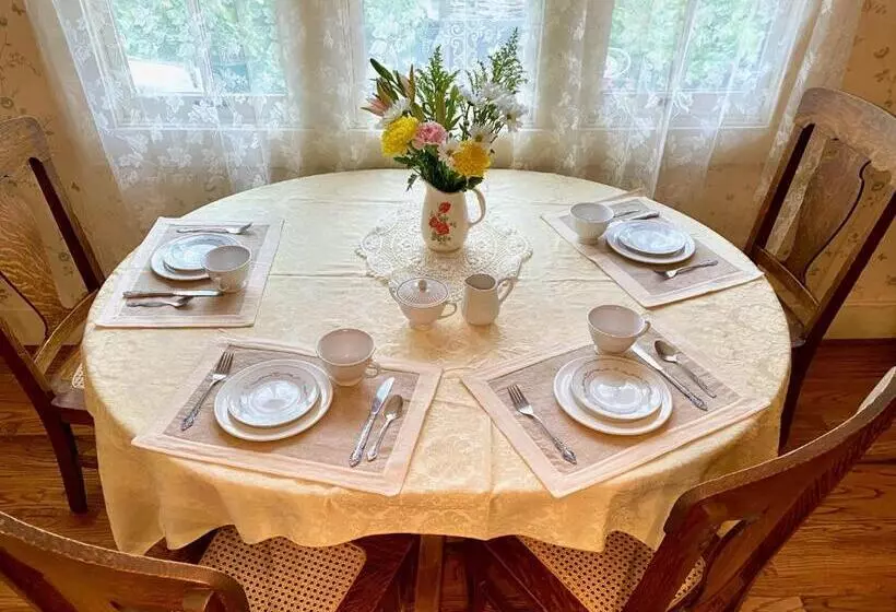 Pansy’s Parlor Bed & Breakfast